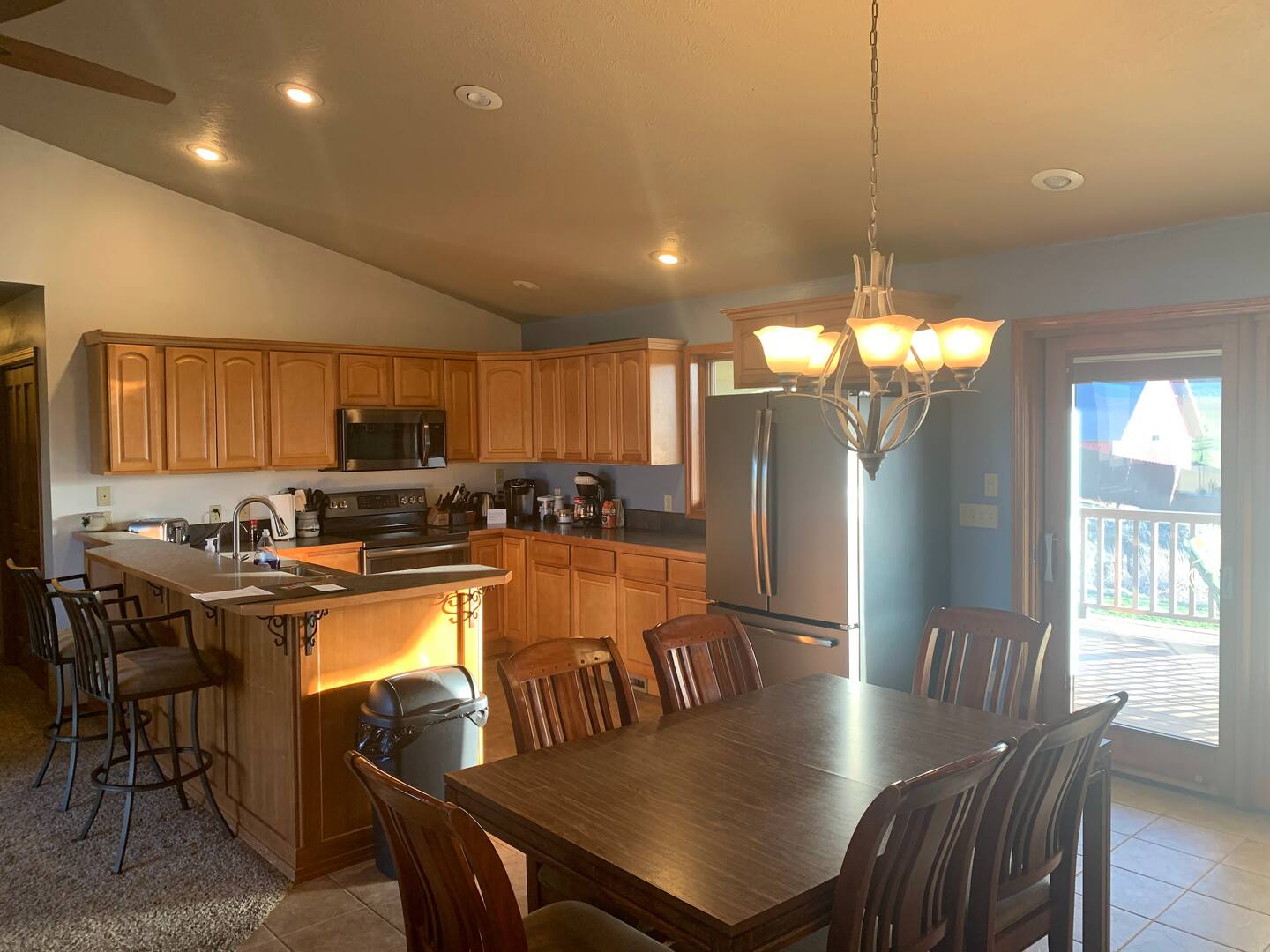the retreat kitchendining